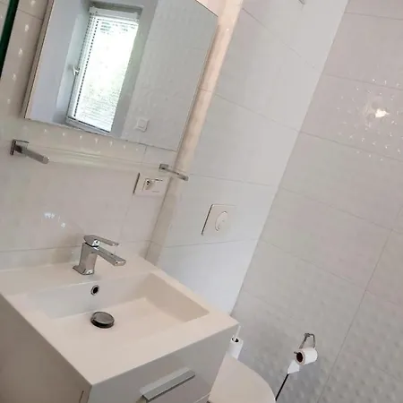 Sur Cour A 9e Mont D'or Lyon