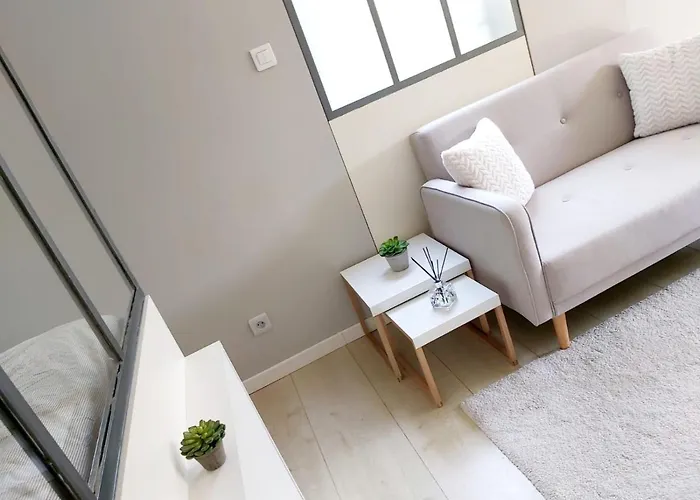 Sur Cour A 9e Mont D'or Appartement *