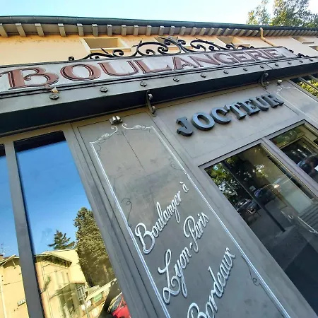 Apartament Sur Cour A 9e Mont D'or *